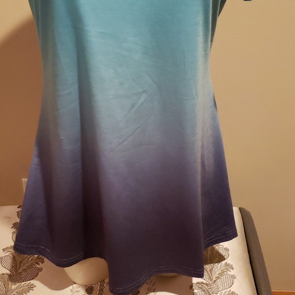 Two tone cold shoulder top - Picture 3 of 3